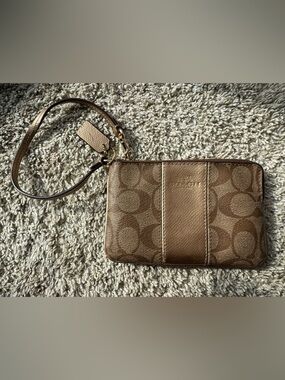 Coach Brown Signature Canvas Wristlet Wallet Pouch Zip Clutch